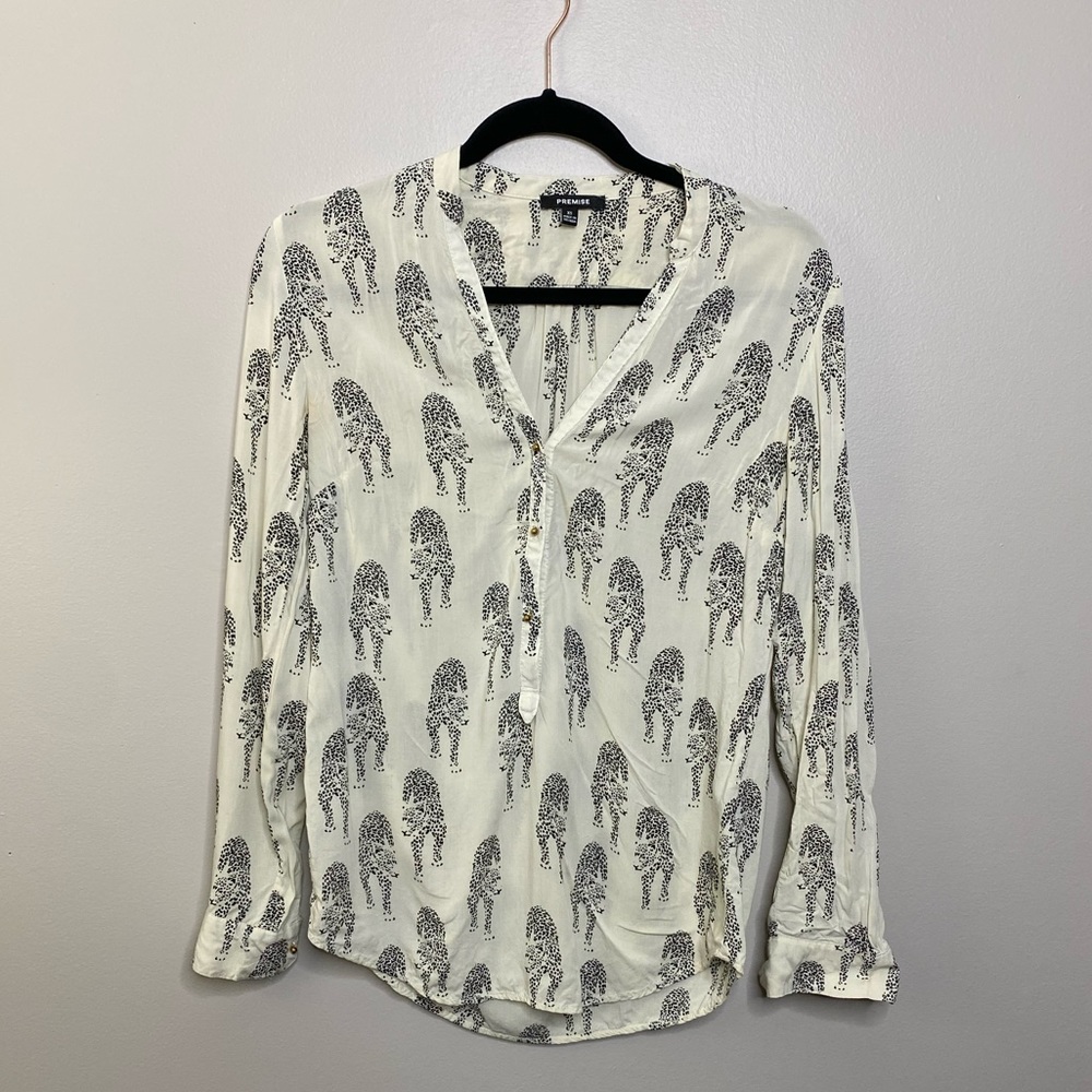 Premise Cheetah print (off white and black) top